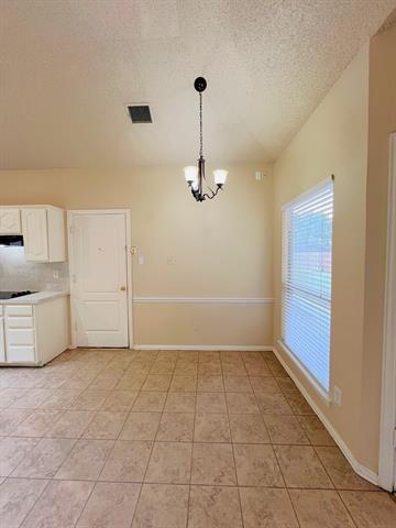 Building Photo - 705 Pine Lakes Dr