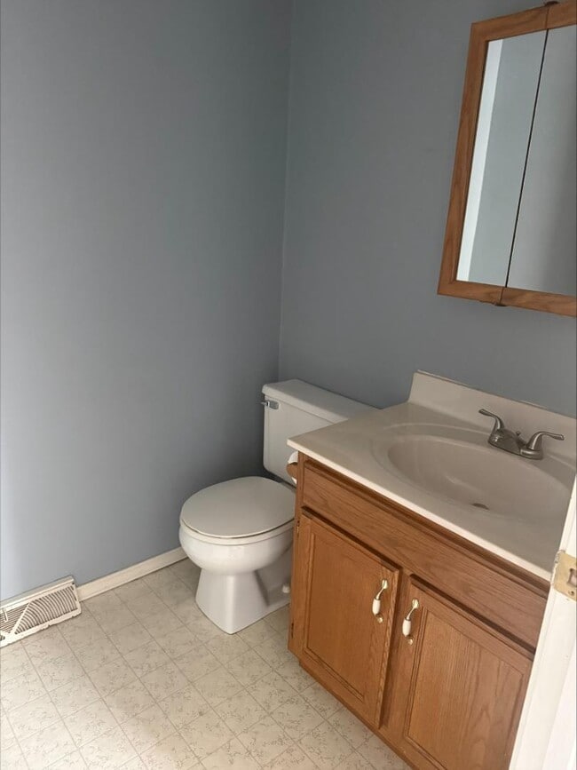 Building Photo - 2509 Southridge Dr