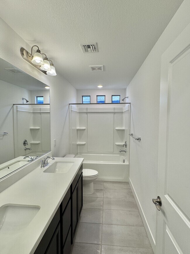 Building Photo - 8732 S Black Cordon Rd