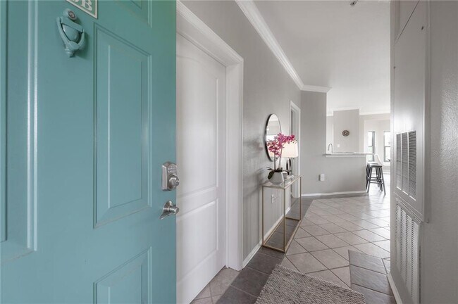 Building Photo - 2709 Via Cipriani