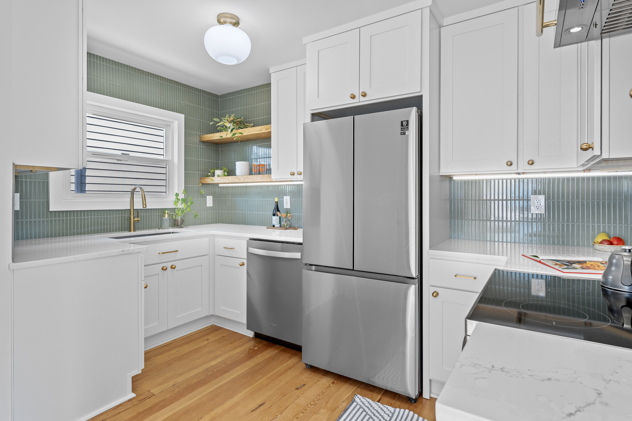 Kitchen - 5263 NE 32nd Pl