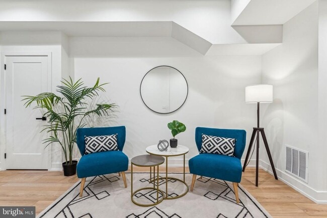 Building Photo - 1106 N Bodine St