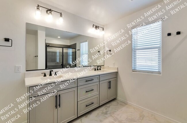 Building Photo - 10150 S Rolling Water Dr
