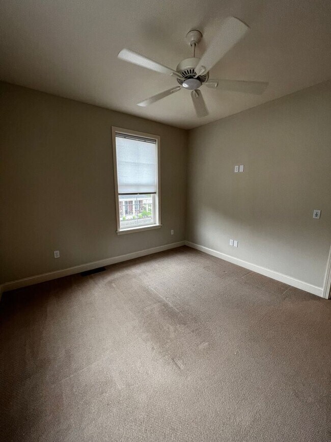 Building Photo - 251 Bayberry Cir