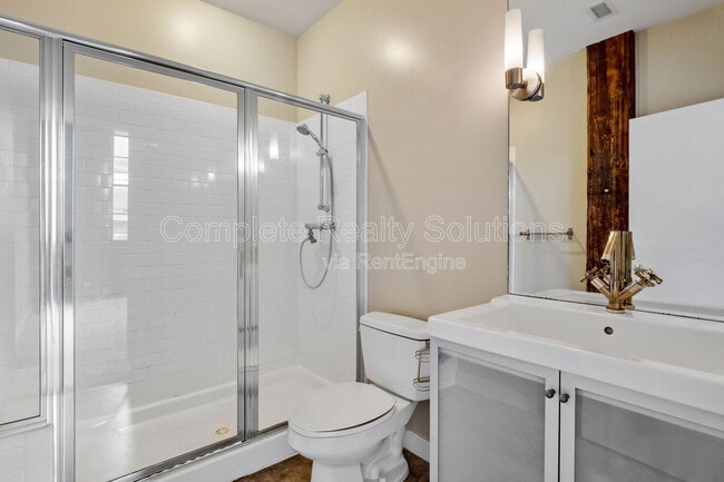 Building Photo - 614 S 7th St