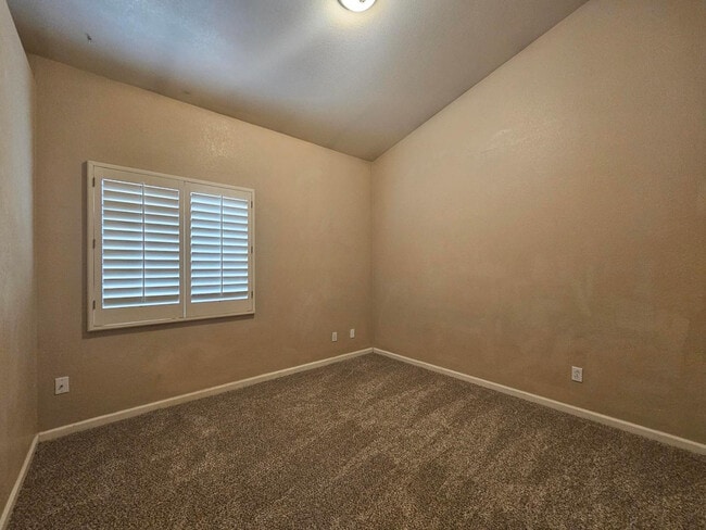 Building Photo - 1867 E Brentrup Dr