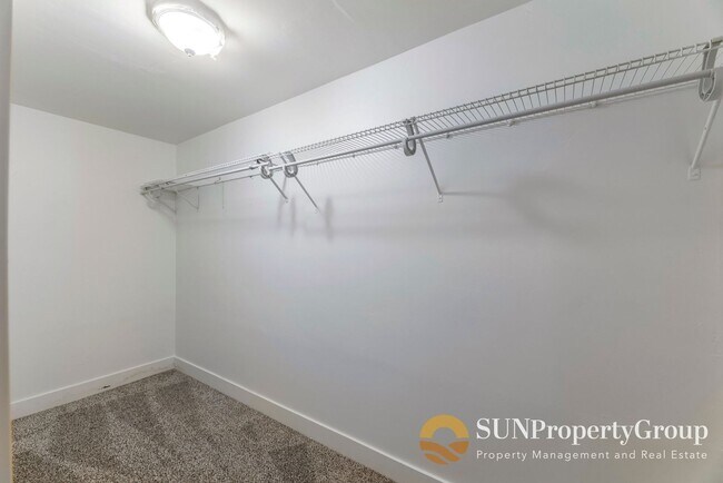 Building Photo - Beautiful Basement  Apartment In Riverton!