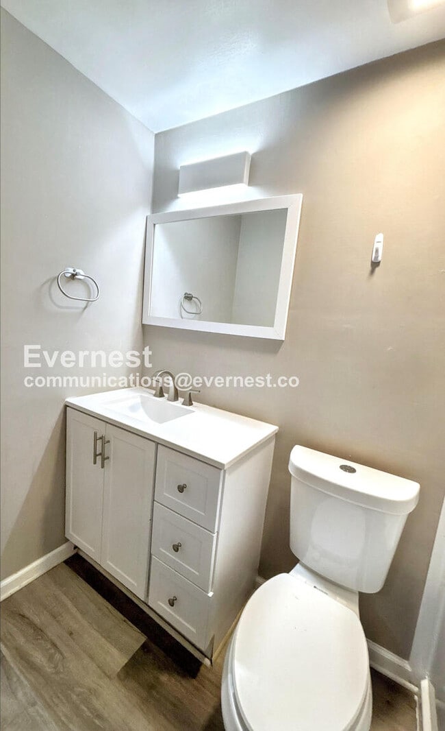 Building Photo - 3523 Roswell Dr