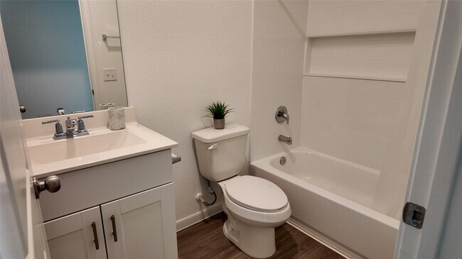 Building Photo - 1328 Bright Hl Dr