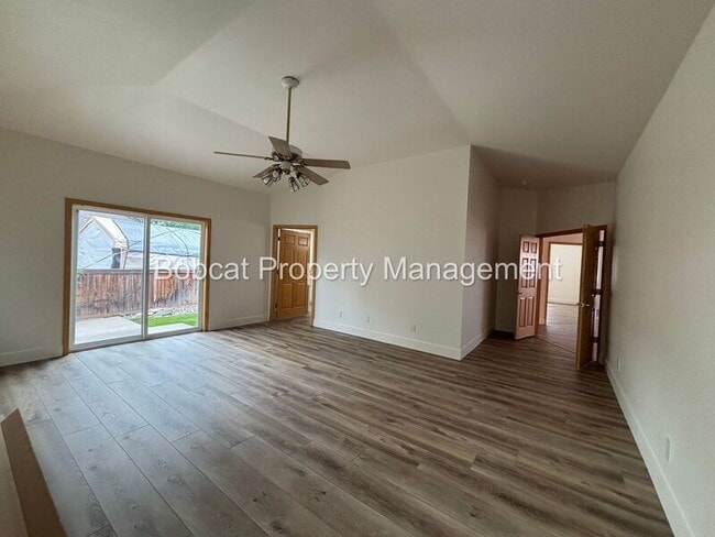 Building Photo - 1300 Bridle Way