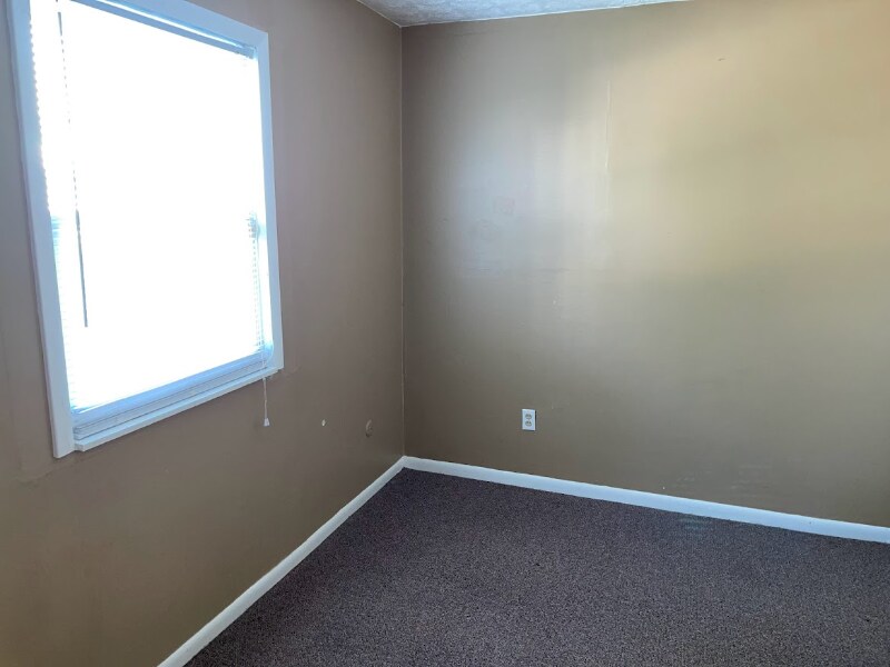 Building Photo - 1392 Summit St