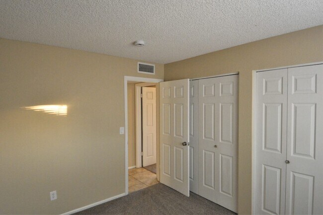 Building Photo - 5604 W Garden Dr