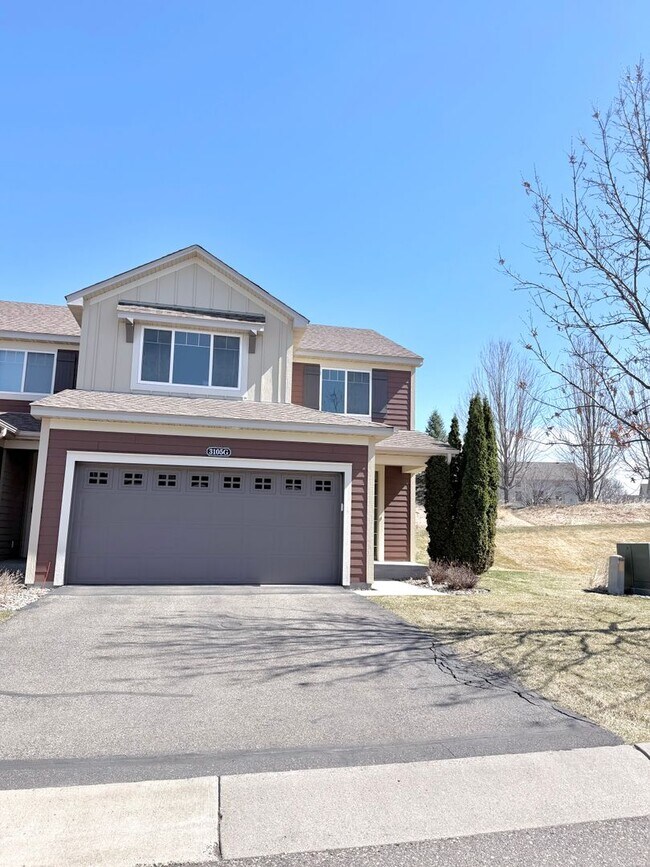 Building Photo - Rare 4 Bedroom End Unit Townhome in The Beautiful Stonemill Farms of Woodbury