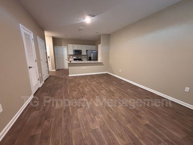 Building Photo - 903 Rivertree Pl