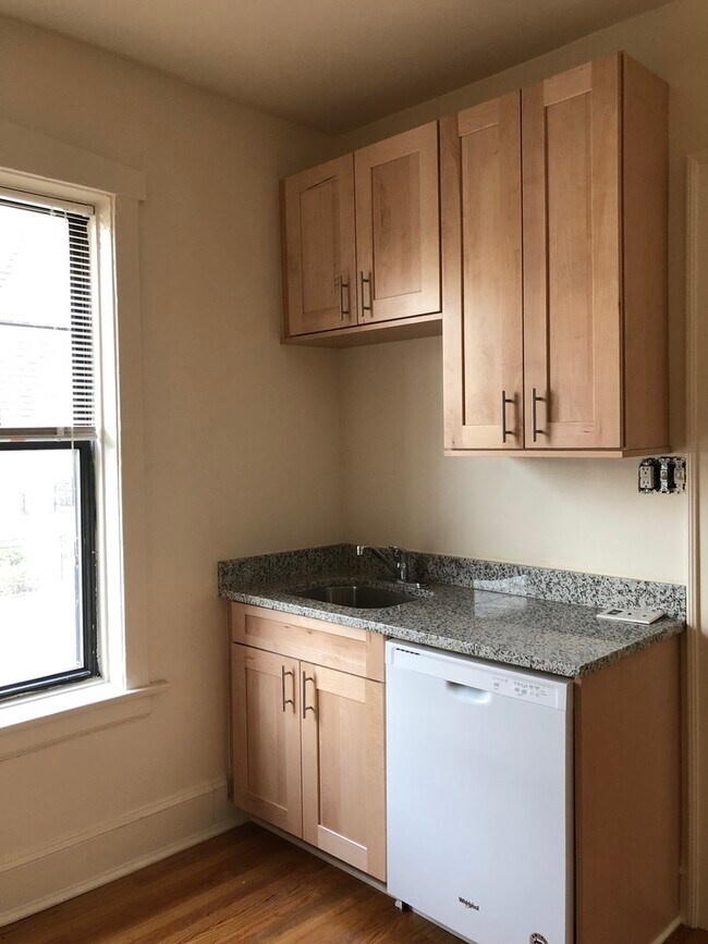 Building Photo - 1128 W Pratt Blvd