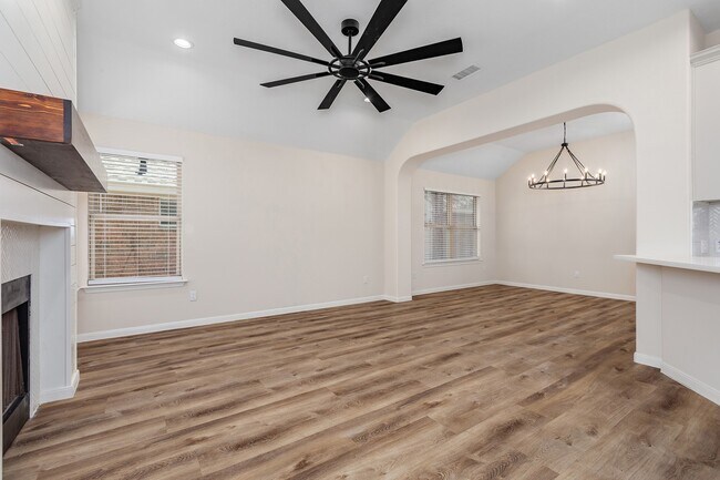 Building Photo - 42 Camber Pine Pl