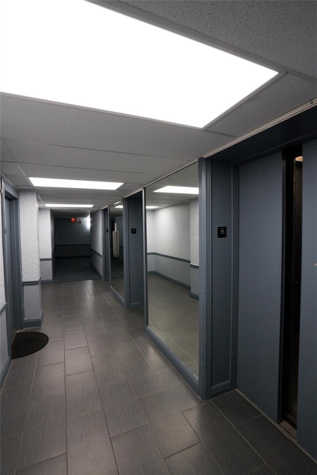 Building Photo - 13499 Biscayne Blvd