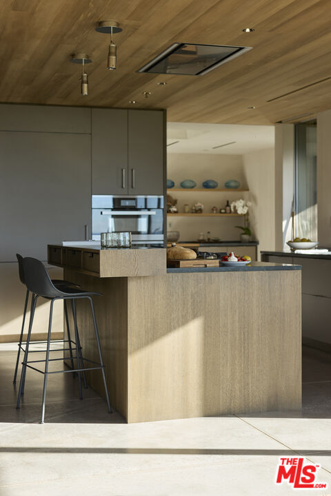 Building Photo - 5927 Busch Dr