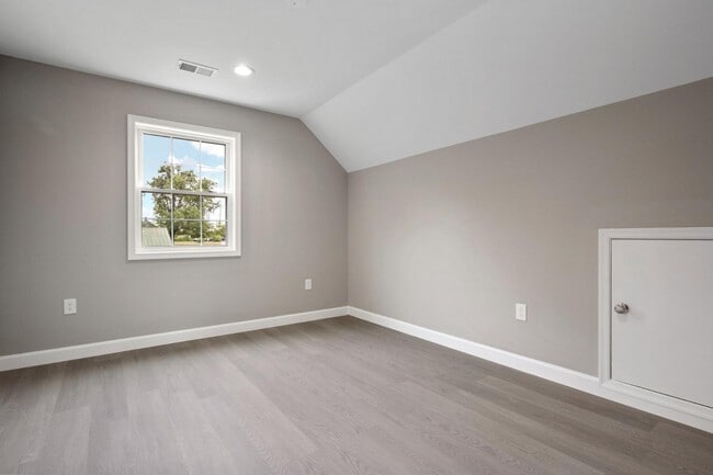 Building Photo - 2253 Papermill Rd