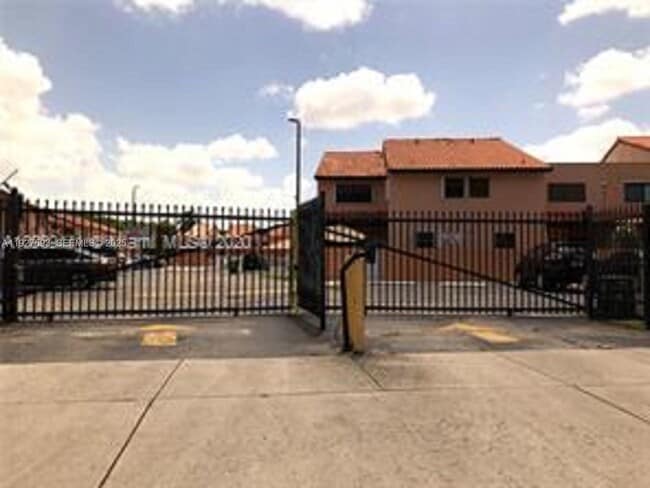 Building Photo - 6231 SW 138th Ct