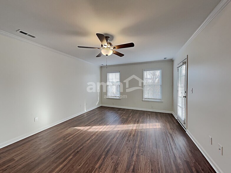 Building Photo - 925 Alba Rose Ave