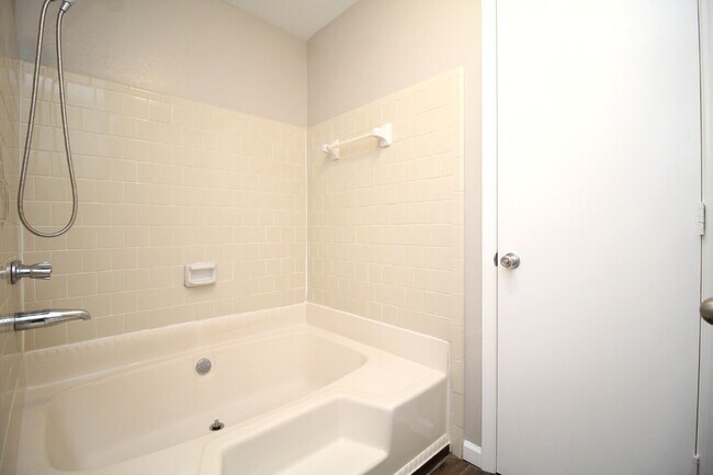 Building Photo - Option 2 (Lifestyle-Focused): Spacious & Stylish 3BR/2BA Home in Avondale Near NAS Pensacola | Va...