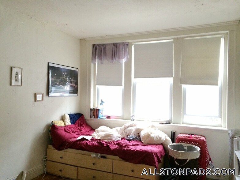 Building Photo - 109 Brainerd Rd