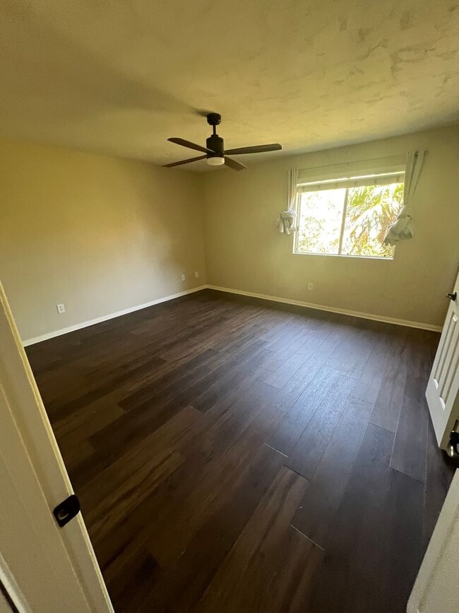 Building Photo - Lovely Condo bordering North Park & South ...