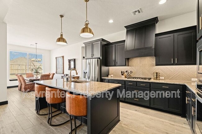 Building Photo - 2805 Crystal Creek Dr