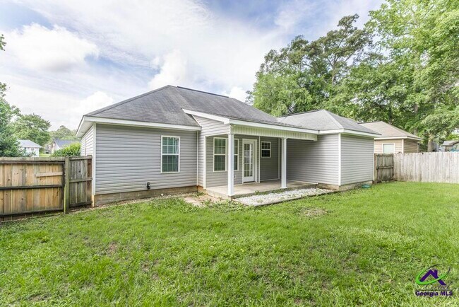 Building Photo - 510 Leisure Lake Dr