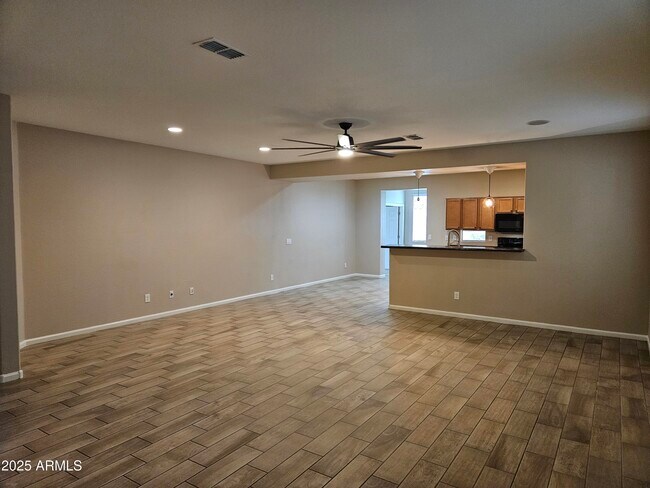 Building Photo - 7836 W Rock Springs Dr