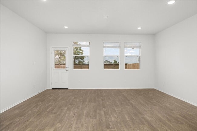 Building Photo - 133 Varner Way