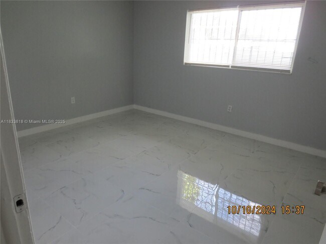 Building Photo - 1141 NW 30th St