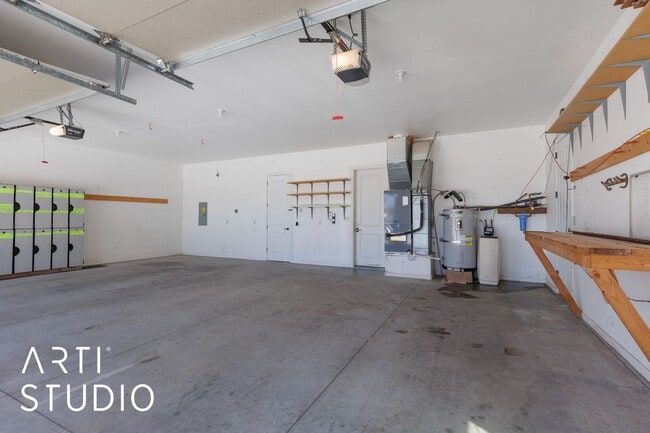 Building Photo - Beautiful 4 Bedroom, 3.5 Bath Home in Scenic