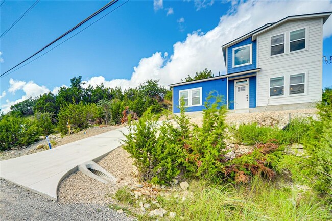 Building Photo - 10636 Lake Park Dr