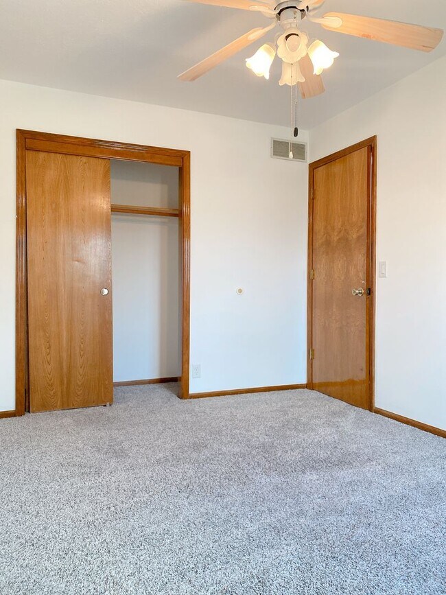 Building Photo - 3BD, 2BTH Bellevue Charmer Ready for YOU, $2,300!!