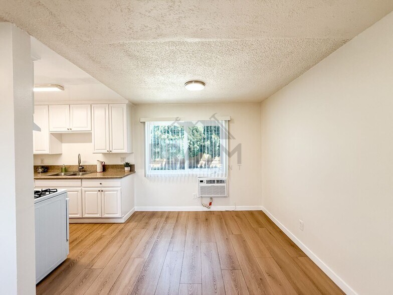 Building Photo - 6336 Tujunga Ave