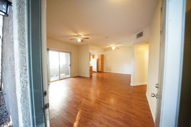 Building Photo - 9330 W Maule Ave