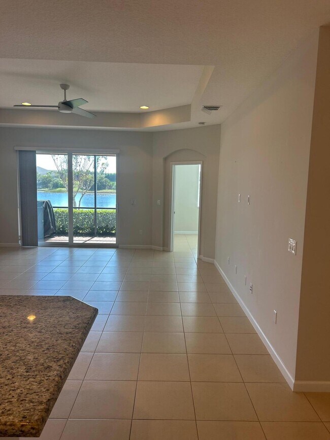 Building Photo - 11066 Sunrise Lake Dr