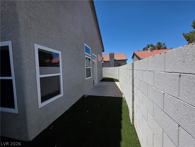 Building Photo - 2275 Ramsgate Dr