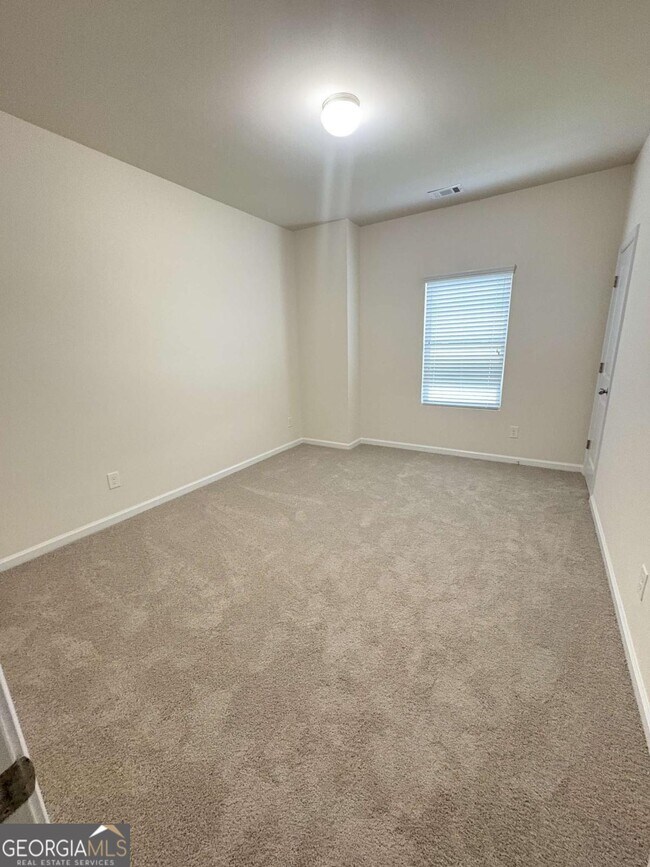 Building Photo - 364 Madison Grace Ave