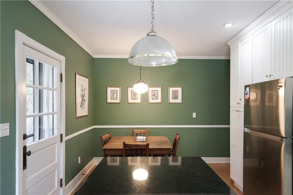 Building Photo - 6 Howe Ave