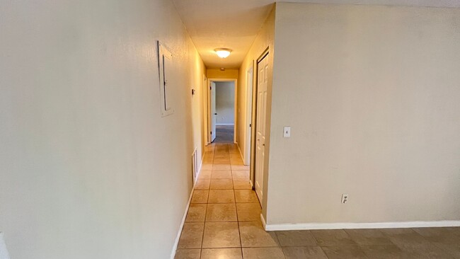 Building Photo - Cozy 2 BD/ 2 BA Apartment in Palm Bay! Was...