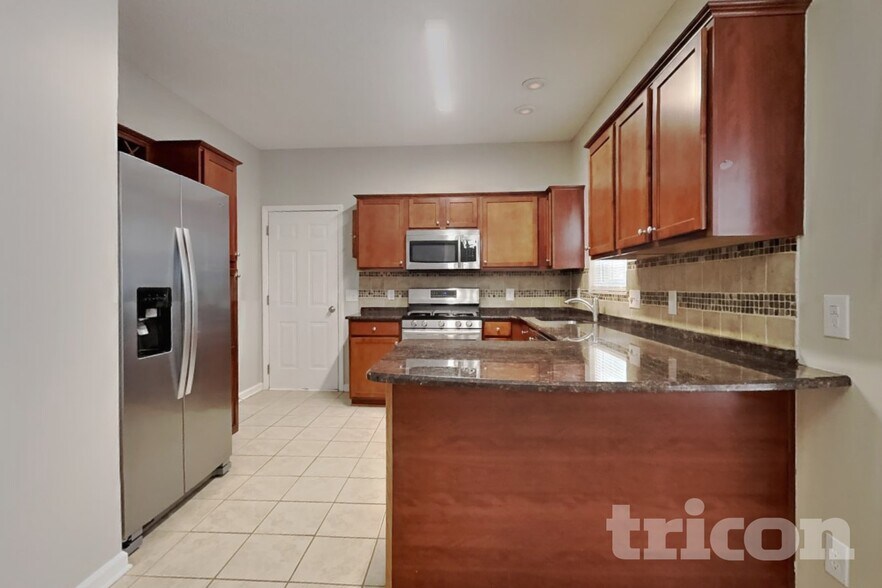 Building Photo - 1017 Woodland Pointe Dr