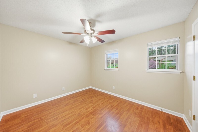 Building Photo - 10 Hartford Ct