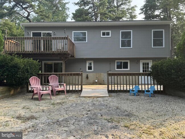 Building Photo - 14 Cardinal Dr