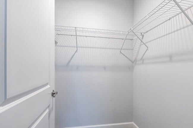 Building Photo - BRAND NEW Construction, 3 bed / 2 bath Ren...