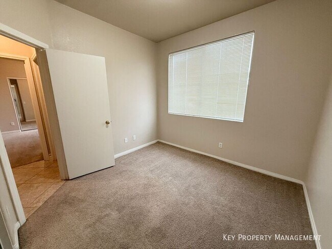 Building Photo - 10511 Broadhead-