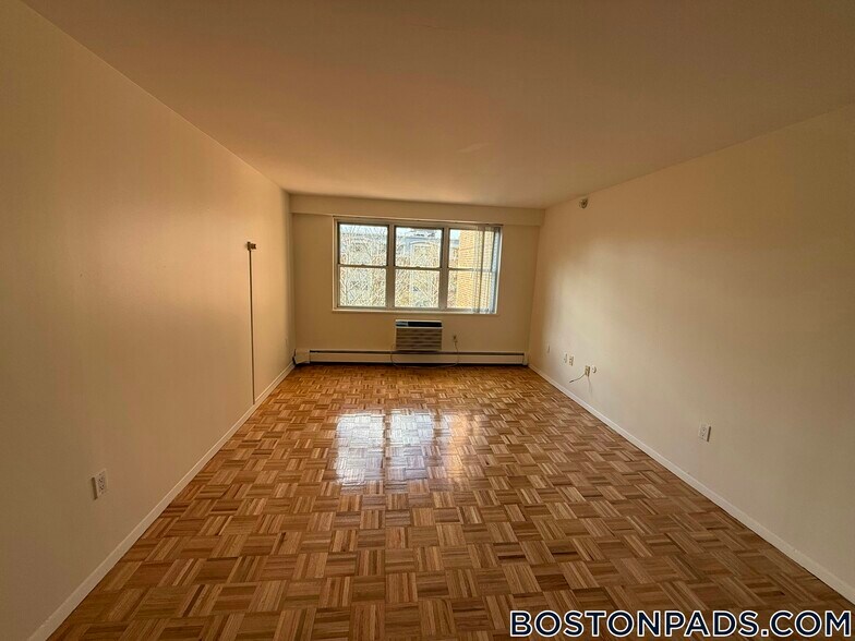 Building Photo - 185 Freeman St