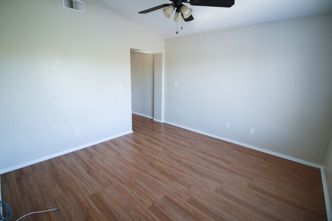 Building Photo - 17716 Streamside Ln